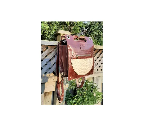 Luxury Ladies convertible handbag/backpack: Model- Vita